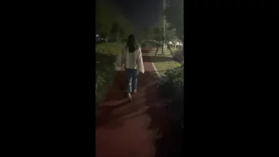 直接拉到路边就把她操了！！